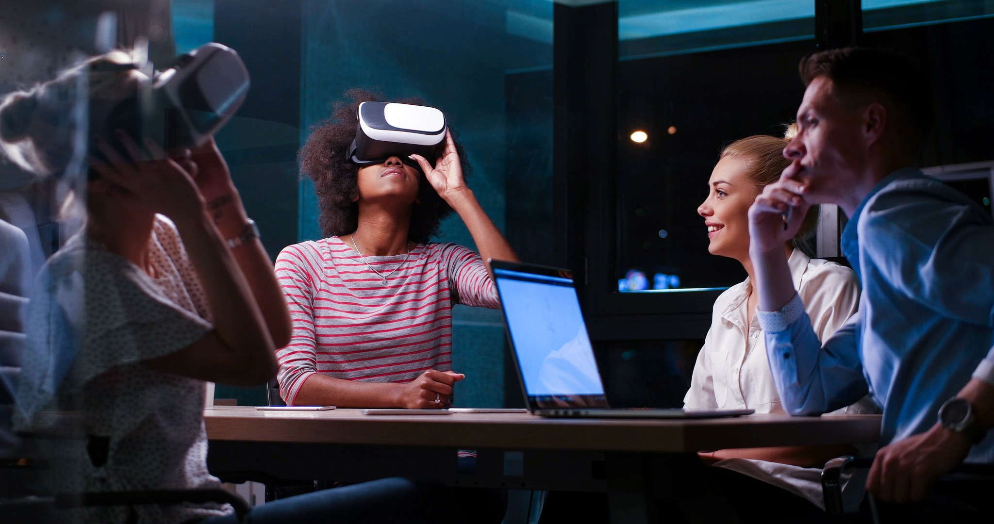 VR Peer Reviews and Feedback: Revolutionising Collaboration and Evaluation