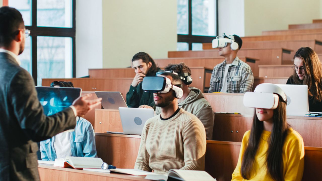 Virtual Campuses VR: Revolutionising Higher Education and Student Engagement